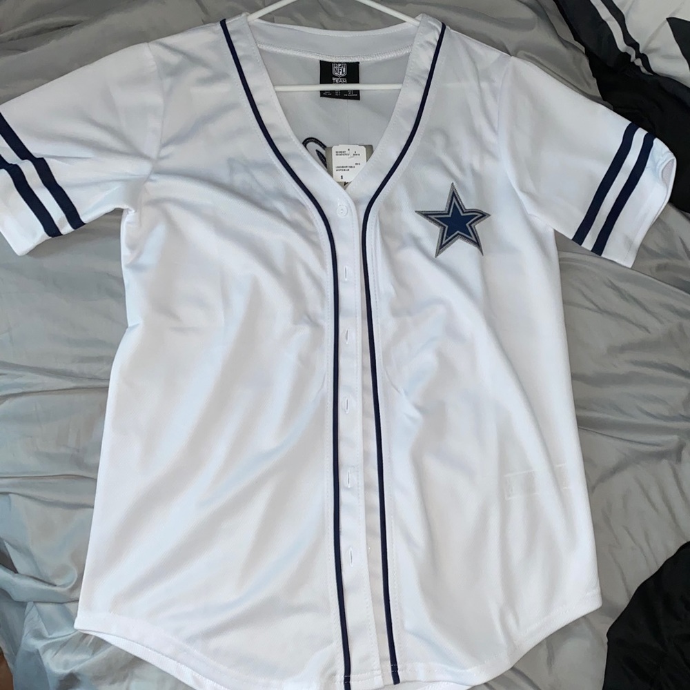 NFL Cowboys shirt NWT